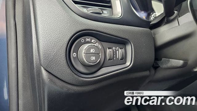 Jeep Renegade 2023 — ფოტო 18/20