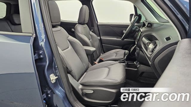 Jeep Renegade 2023 — Şəkil 14/34