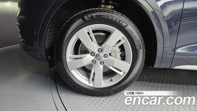 Audi Q5 2020 — ფოტო 5/31