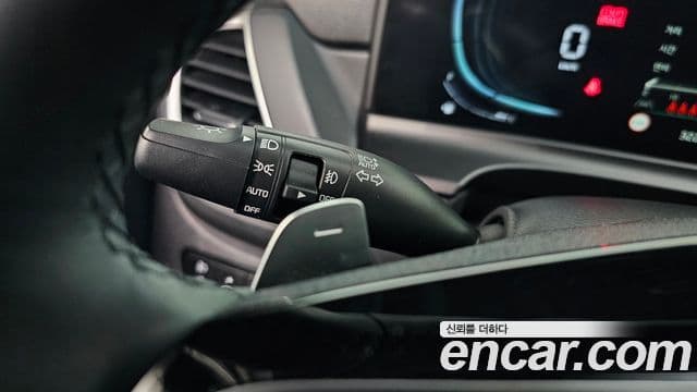 Kia Seltos 2024 — ფოტო 17/20