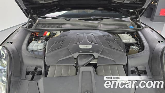 Porsche Cayenne 2020 — Photo 19/20