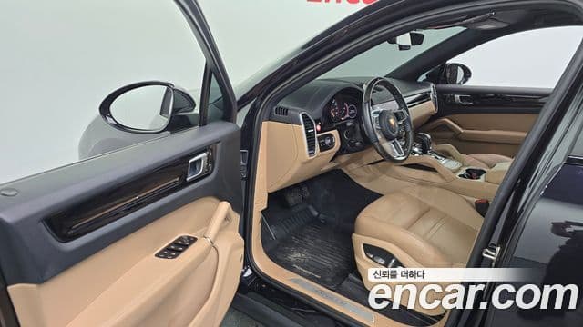 Porsche Cayenne 2020 — Photo 15/20