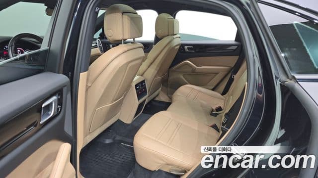 Porsche Cayenne 2020 — Photo 13/20