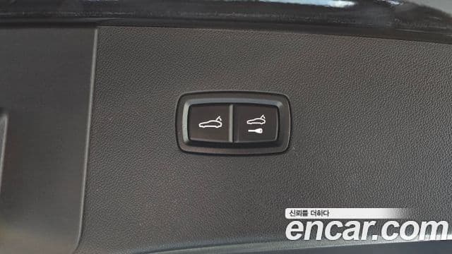 Porsche Cayenne 2020 — Photo 18/20