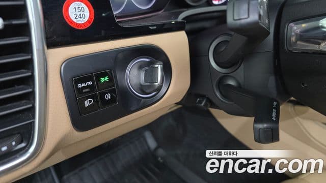Porsche Cayenne 2020 — Photo 16/20