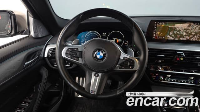 BMW 5 Series 2019 — Şəkil 13/20