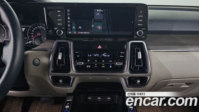 Kia Sorento 2021 — ფოტო 17/20