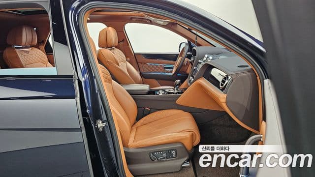 Bentley Bentayga 2018 — ფოტო 11/20
