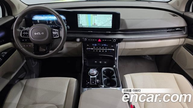 Kia Carnival 2023 — ფოტო 7/20