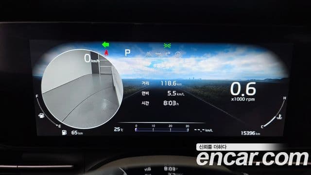 Kia Carnival 2023 — ფოტო 8/20