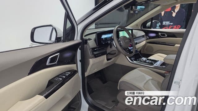 Kia Carnival 2023 — ფოტო 10/20