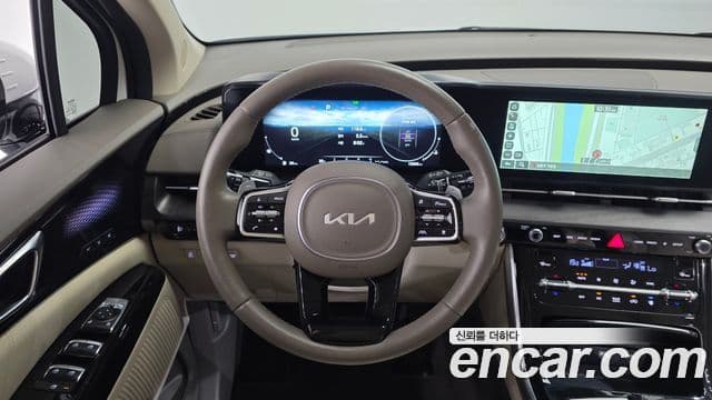 Kia Carnival 2023 — ფოტო 13/20