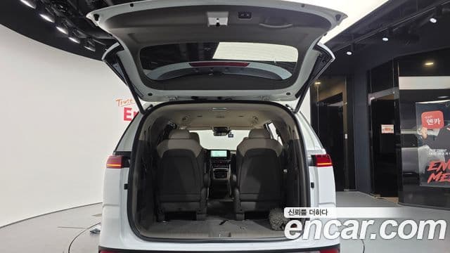 Kia Carnival 2023 — ფოტო 20/20