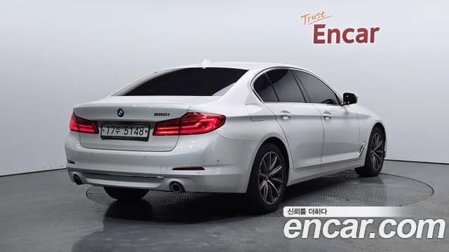 BMW 5 Series 2019 — Фото 2/20