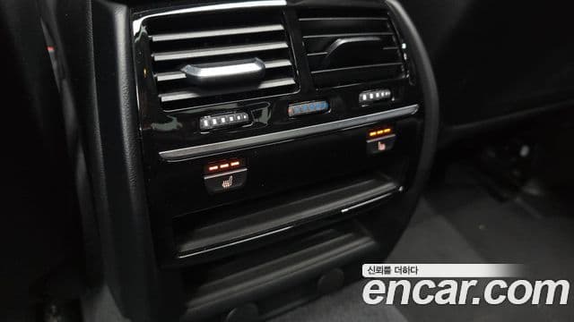 BMW 5 Series 2019 — Фото 18/20
