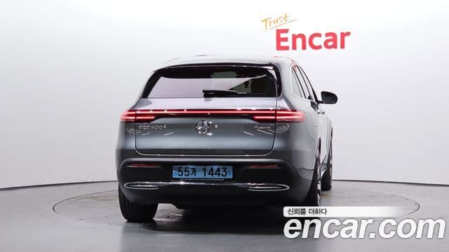 Mercedes-Benz EQC 2020 — ფოტო 16/20