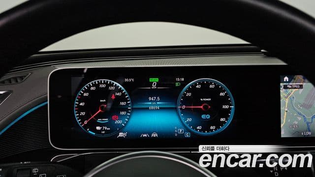 Mercedes-Benz EQC 2020 — ფოტო 3/20