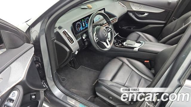 Mercedes-Benz EQC 2020 — ფოტო 2/20