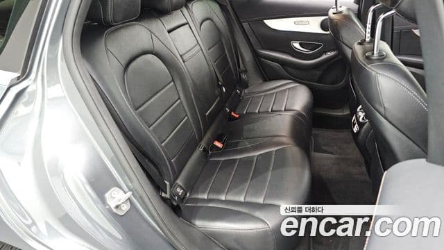 Mercedes-Benz EQC 2020 — ფოტო 17/20