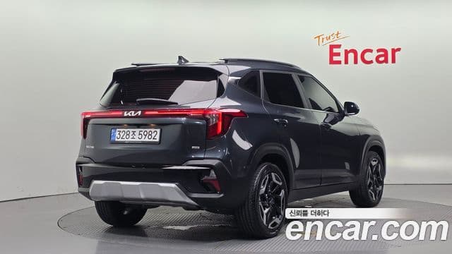 Kia Seltos 2024 — ფოტო 2/20