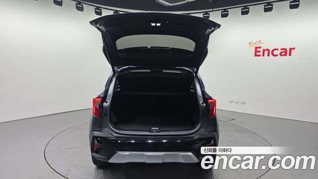 Kia Seltos 2024 — ფოტო 19/20