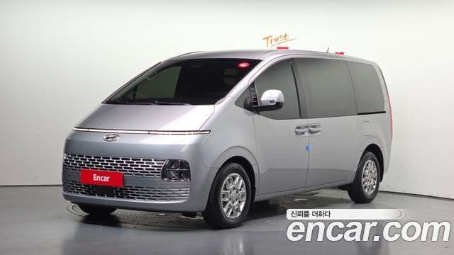 Hyundai Staria 2023 — Фото 1/20