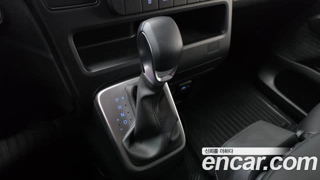 Hyundai Staria 2023 — Фото 9/20