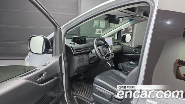 Hyundai Staria 2023 — Фото 10/20