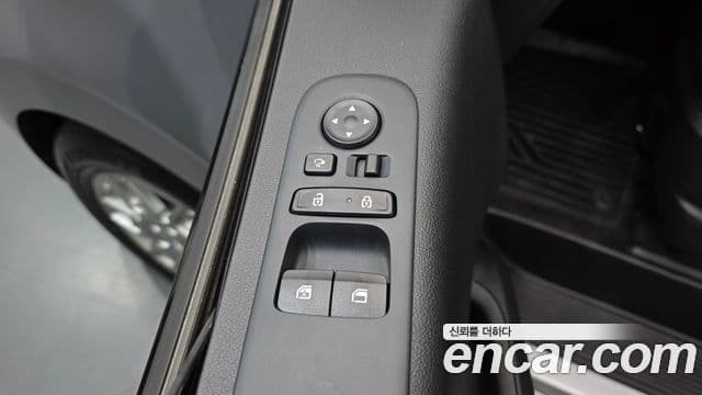 Hyundai Staria 2023 — Фото 14/20