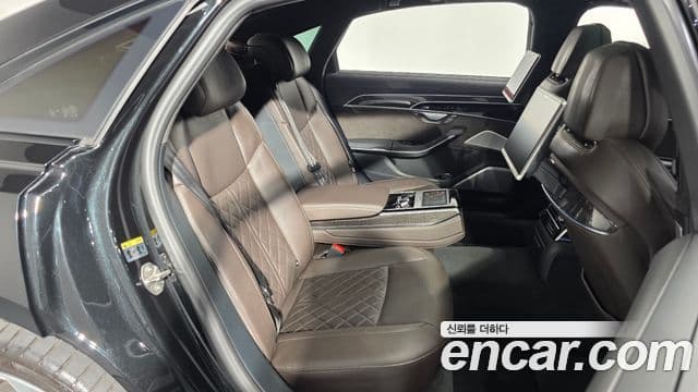 Audi A8 2020 — ფოტო 11/20