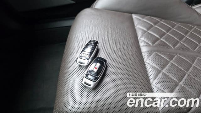 Audi S8 2020 — Photo 25/41