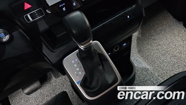 Hyundai Staria 2025 — Фото 9/20