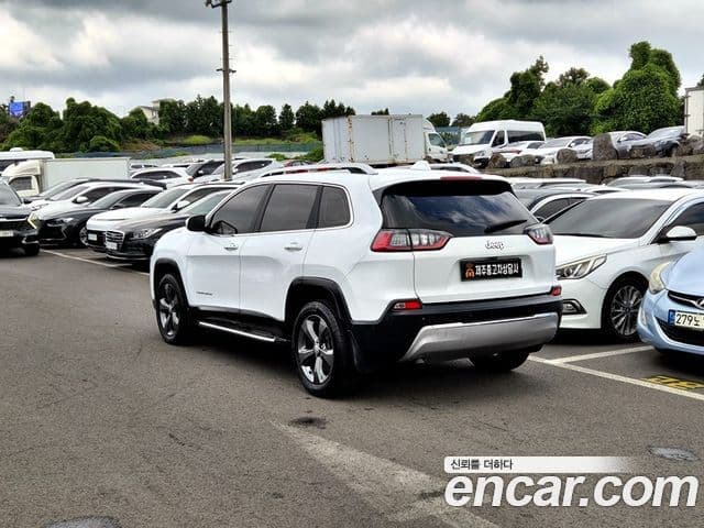 Jeep Cherokee 2020 — ფოტო 6/20