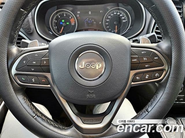 Jeep Cherokee 2020 — ფოტო 9/20