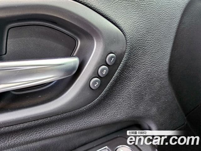 Jeep Cherokee 2020 — ფოტო 3/20