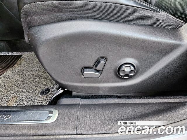 Jeep Cherokee 2020 — ფოტო 8/20