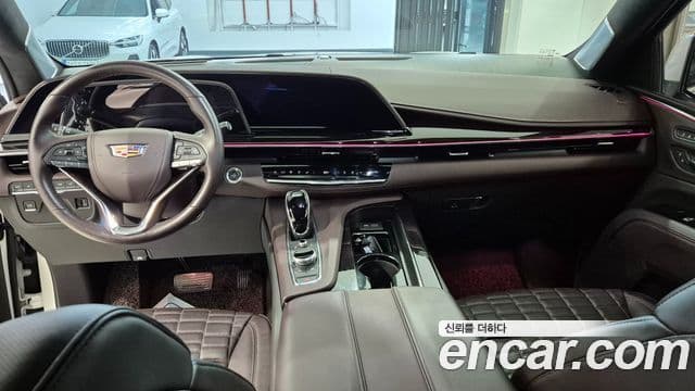 Cadillac Escalade 2023 — Photo 16/20
