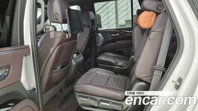 Cadillac Escalade 2023 — Photo 13/20