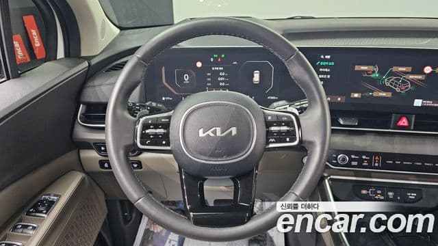 Kia Carnival 2024 — фото 13 из 20