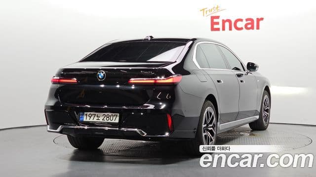 BMW 7 Series 2024 — Photo 2/20
