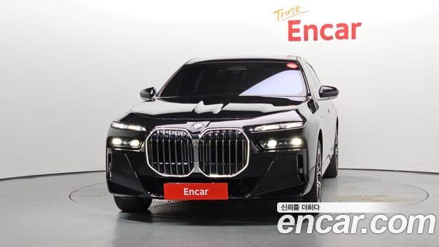 BMW 7 Series 2024 — Photo 8/20