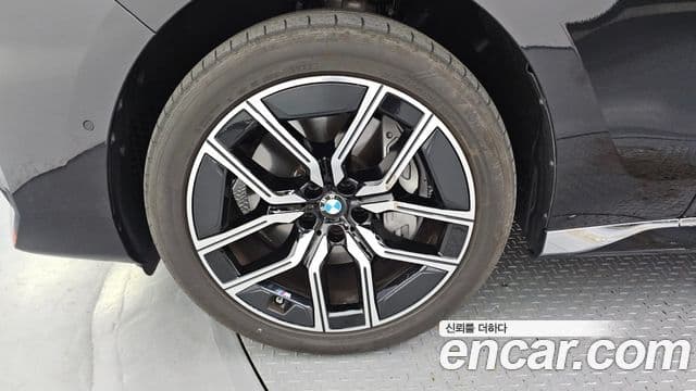 BMW 7 Series 2024 — Photo 13/20