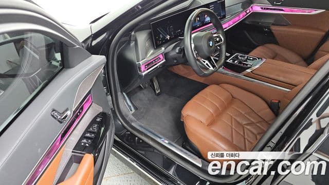 BMW 7 Series 2024 — Photo 16/20