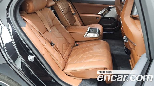 BMW 7 Series 2024 — Photo 18/20
