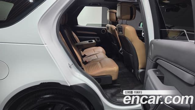 Land Rover Discovery 5 2023 — Şəkil 12/20