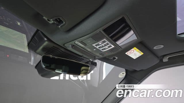 Land Rover Discovery 5 2023 — Фото 16/20