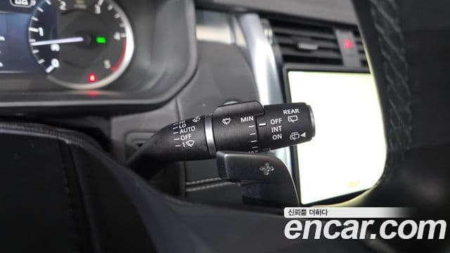 Land Rover Discovery 5 2023 — Photo 10/35