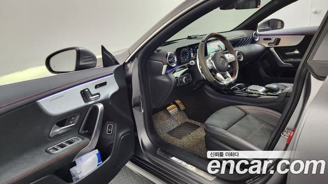Mercedes-Benz CLA-Class 2021 — Фото 10/20