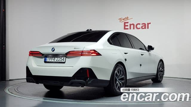 BMW 5 Series 2024 — ფოტო 2/20