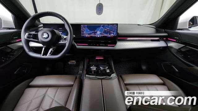 BMW 5 Series 2024 — ფოტო 7/20
